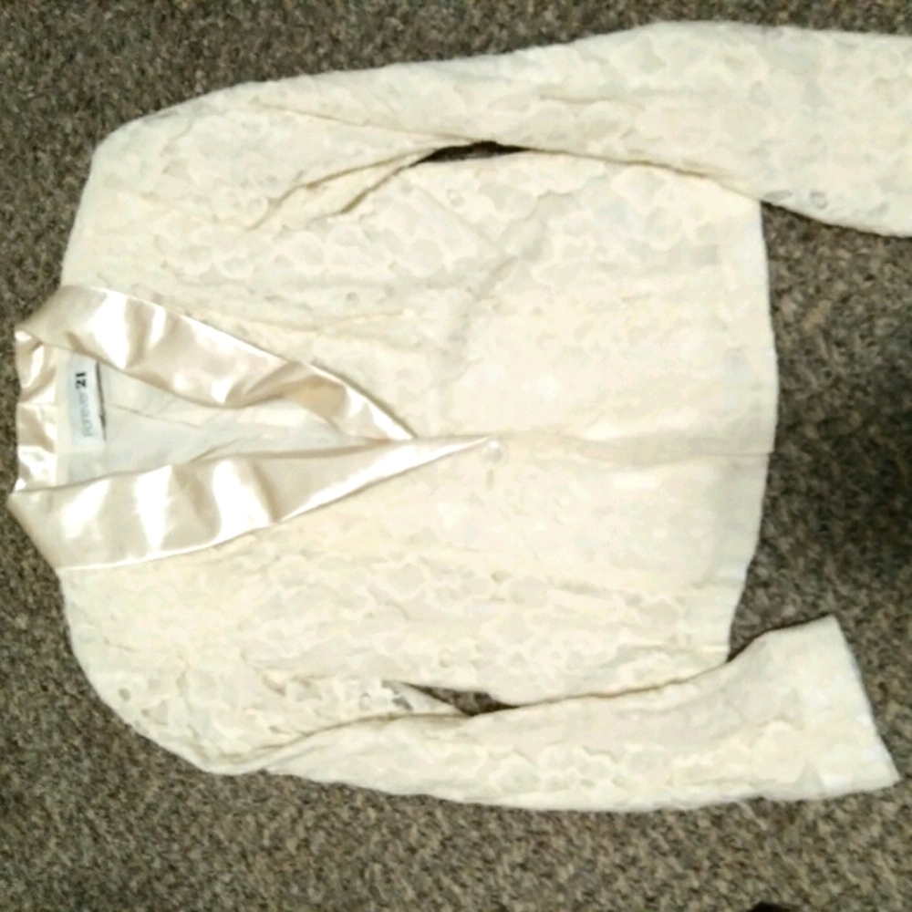 Forever 21 lace blazer